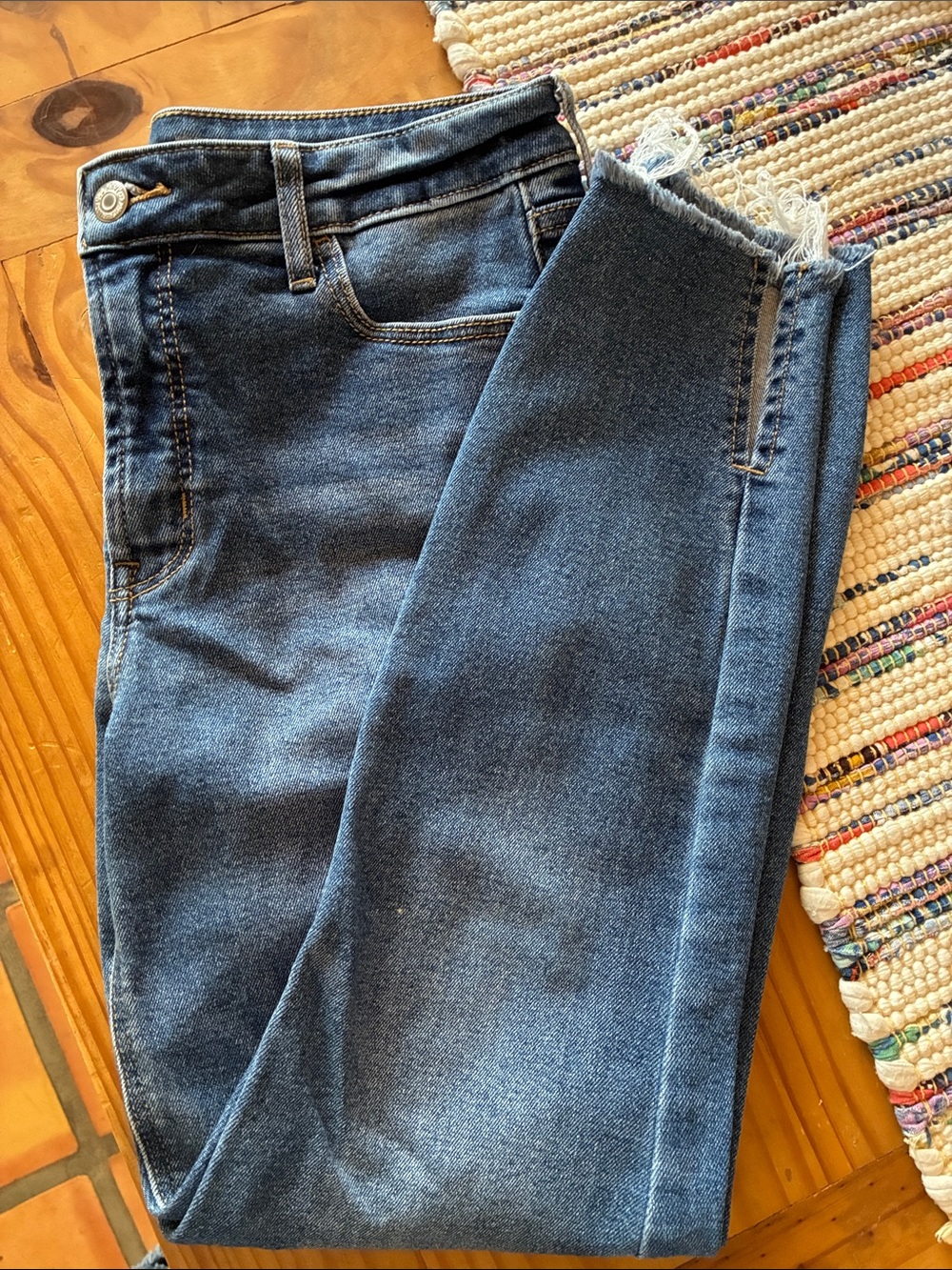 Old Navy Medium Wash Rockstar Skinny Jeans with Frayed Hem, size 10